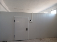 Cleanability at the Cold Room Entrance